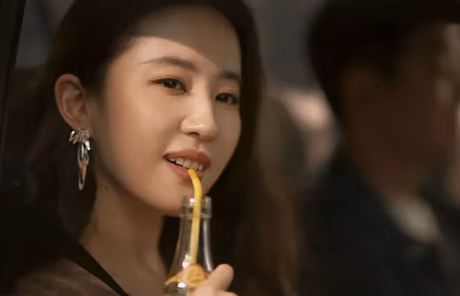 《玫瑰的故事》直到玫瑰被莊國棟騙了身，才知道，她為何選方協文