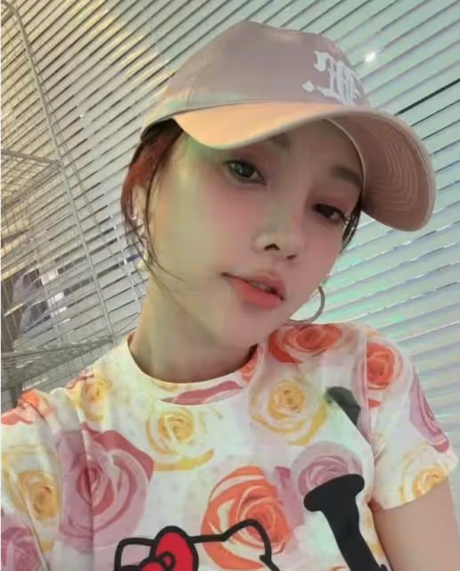 李小璐陪女兒上舞蹈課,甜馨舞姿酷颯趕超媽媽,母女倆共用一張臉