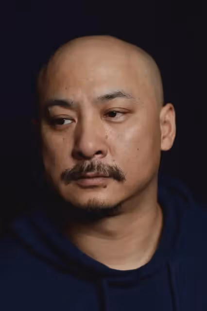 他與蔣雯麗同居5年，和余男同居10年，卻轉身迎娶了張雨綺
