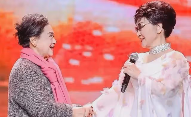 朱逢博:追夫只用了6天,丈夫去世後,她獨守骨灰盒生活16年