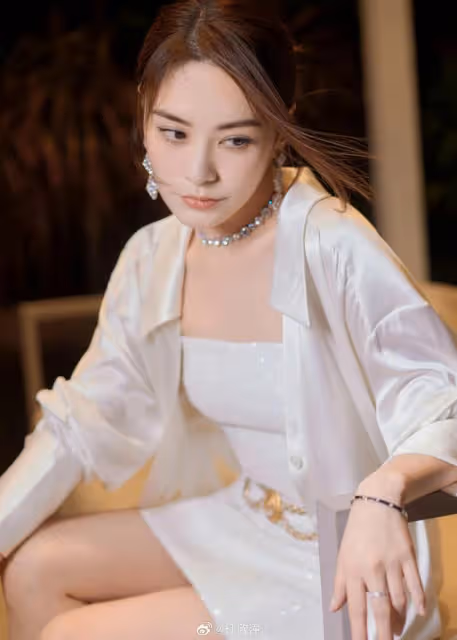 阿嬌香港線下出席，高馬尾、運動裝靚麗感滿滿，活脫脫的18歲少女