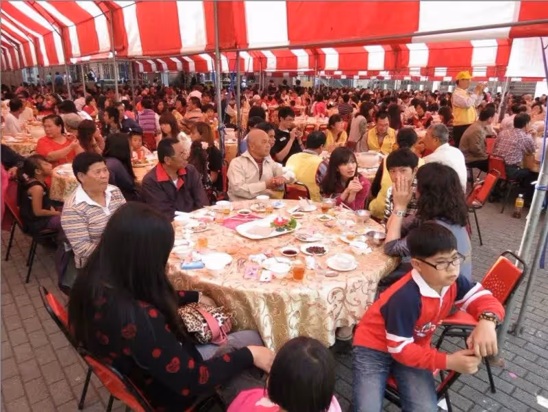 南下吃喜酒！親戚辦流水席「一桌5000元」還加收禮金　疑惑「菜色會很好嗎」在地人一面倒～