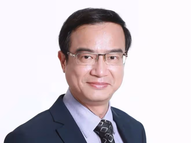好學！TVB男藝人獲教育大學頒授榮譽院士，利用工余時間進修成雙碩士