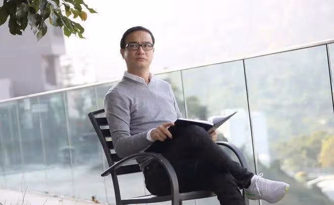 好學！TVB男藝人獲教育大學頒授榮譽院士，利用工余時間進修成雙碩士