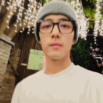 想魂穿!網友偶遇肖戰重慶吃路邊攤!老闆連夜發朋友圈曬同款