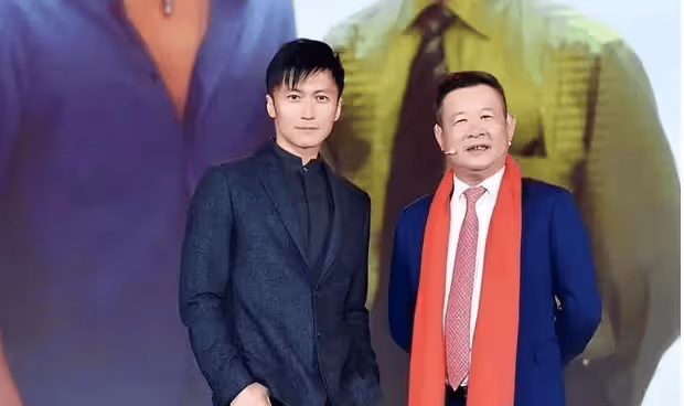 謝霆鋒亮相干女兒大婚！與百億富豪共敘友情，新身份股東引關注
