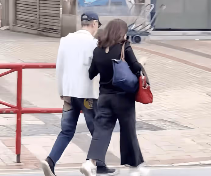 宣布退出樂壇？香港歌王至今仍未結婚，與小42歲女友譜黃昏戀