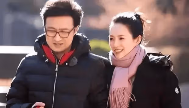 章子怡直言：最後悔不是與汪峰離婚，而是那個滿眼都是她的男人！