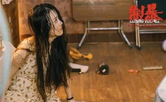 強姦殺人逼妻早產16禁爛片！蔣璐霞狂揍包貝爾能騙錢？