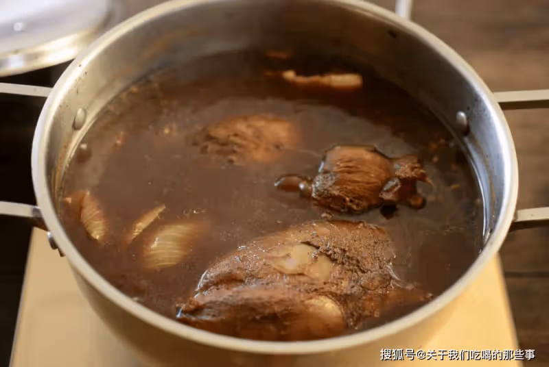 做醬牛肉,牢記「2醬2泡」,牛肉醬香濃郁,緊實不散花,方法簡單