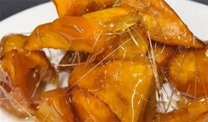 拔絲紅薯怎麼做?大廚分享控制油溫和熬糖的小技巧,口感爽脆清甜