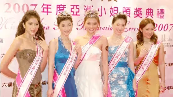 女神楊恭如準備復出,直播帶貨被誇專業,顏值重回巔峰,至今單身