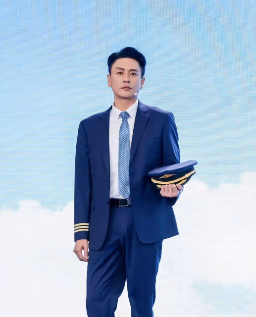 圈中勞模!黃宗澤新劇殺青現身內地錄製綜藝,廈門被偶遇熱情回應