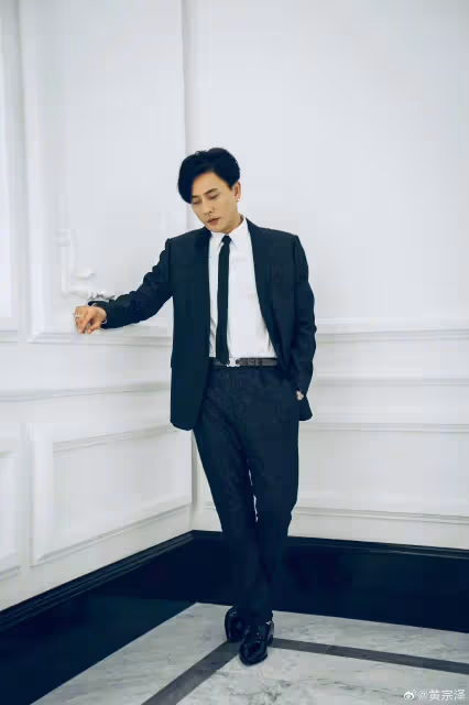 圈中勞模!黃宗澤新劇殺青現身內地錄製綜藝,廈門被偶遇熱情回應