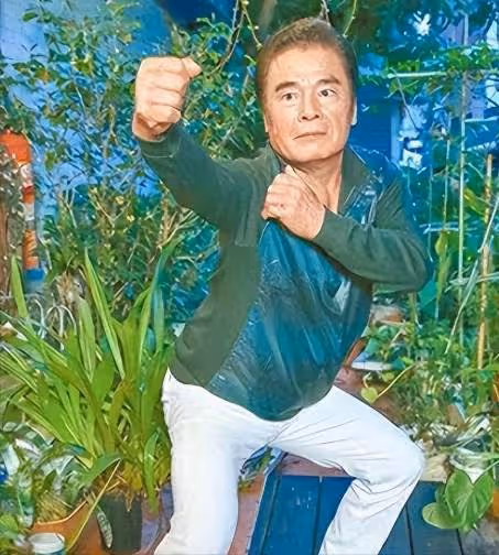 「6個老婆」同住一屋,每人每月7萬零花錢,71歲又娶「第7房」小嬌妻!