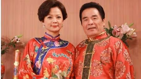 「6個老婆」同住一屋,每人每月7萬零花錢,71歲又娶「第7房」小嬌妻!