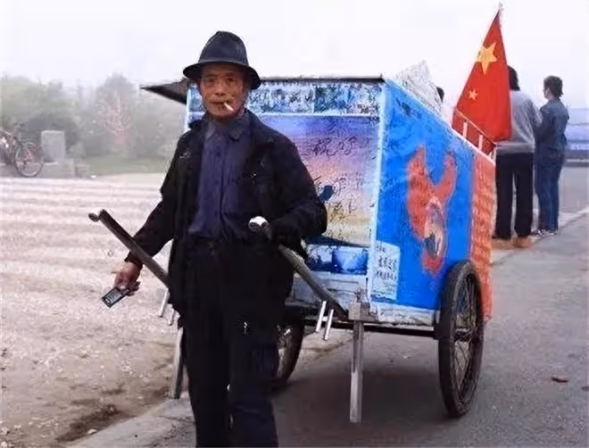 回顧寧波小伙,拉一破板車35年行走30萬公里,59歲走到黑河人沒了