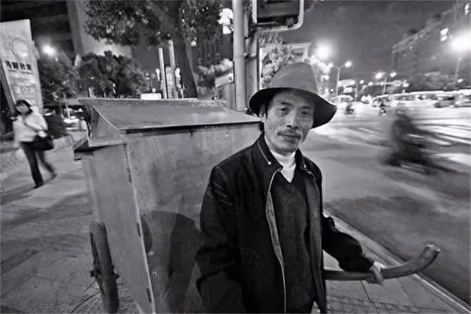 回顧寧波小伙,拉一破板車35年行走30萬公里,59歲走到黑河人沒了