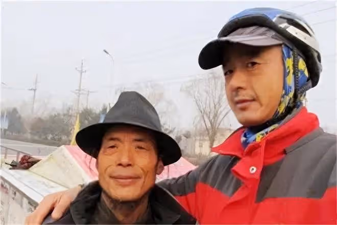 回顧寧波小伙,拉一破板車35年行走30萬公里,59歲走到黑河人沒了