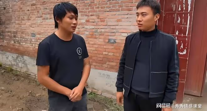 同學母親住院我幫忙照顧20天,兒子買房缺5萬,同學打電話我哭了