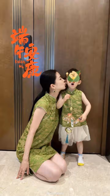 杜淳老婆慶祝端午節,與女兒穿親子旗袍,小蛋餃長相隨爸皮膚隨媽