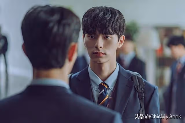 南韓又出新男神，23歲滿臉禁慾帥！
