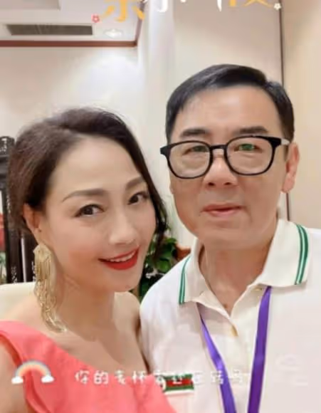 TVB《西遊記》「紅孩兒」近照曝光!55歲仍很漂亮!兒子高大有型