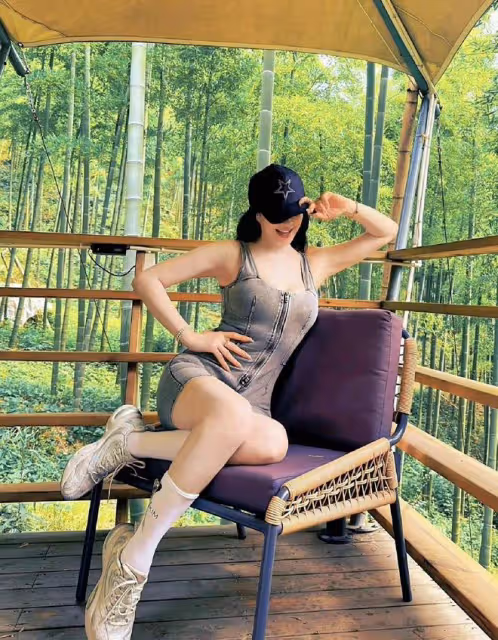 鍾麗緹「腰臀比」真好，身材豐腴有肉又纖細，53歲拼「四胎」有望