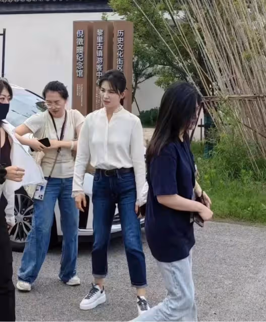 倪萍劉濤蘇州錄綜藝，45歲劉濤像25歲，暴瘦後的倪萍氣質真絕