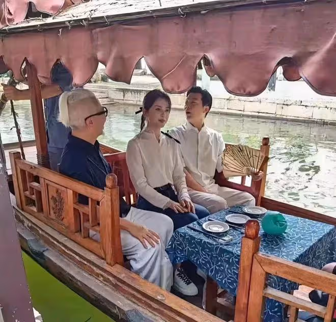 倪萍劉濤蘇州錄綜藝，45歲劉濤像25歲，暴瘦後的倪萍氣質真絕