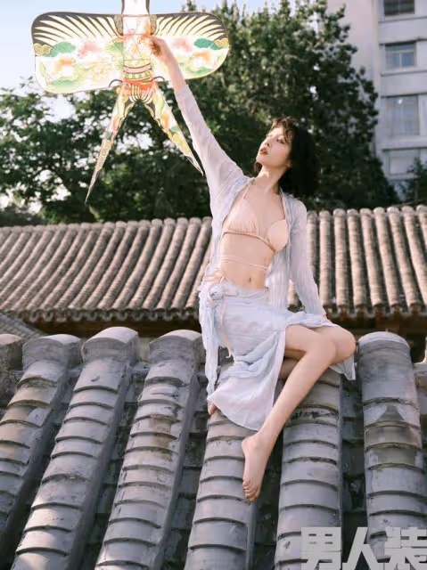 李溪芮《男人裝》大片，身材火辣再現「腿精」，34歲終於梅開二度