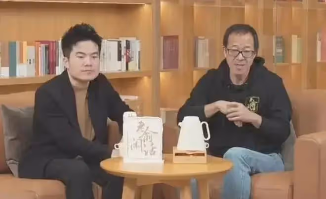 去輝化變成蹭輝化!董宇輝出圈兩周年,俞敏洪留言周成剛曬合影!