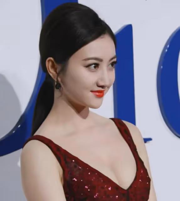 盤點娛樂圈20位性感女神,天使容顏魔鬼身材,你最喜歡哪一位?