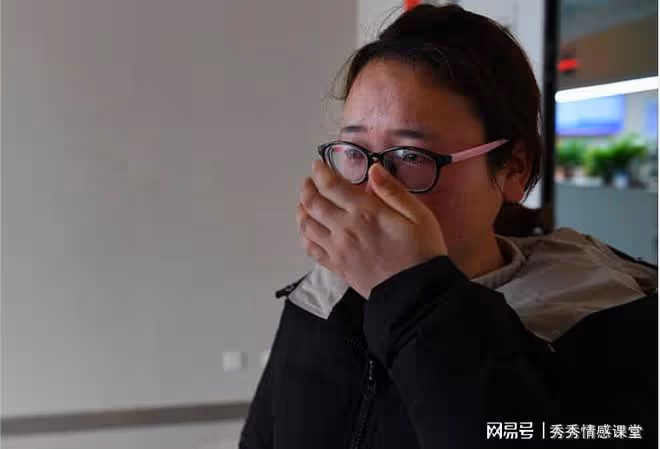 妻子出軌和48歲上司在一起,狠心將我拋棄,2年後卻哭喊著要復合