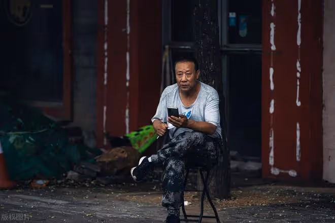 看見侄女不幸的婚姻後,我告誡女兒:未來別找父母「三無」的對象