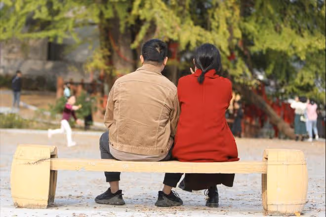 看見侄女不幸的婚姻後,我告誡女兒:未來別找父母「三無」的對象
