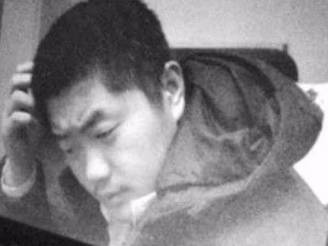 2013年,兒子花60萬雇兇殺父,親姐姐都沒放過,面對警察從容淡定