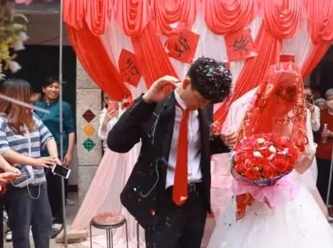 回顧:男子離婚驚現烏龍,妻子名下2名丈夫,另一名竟是自己表侄