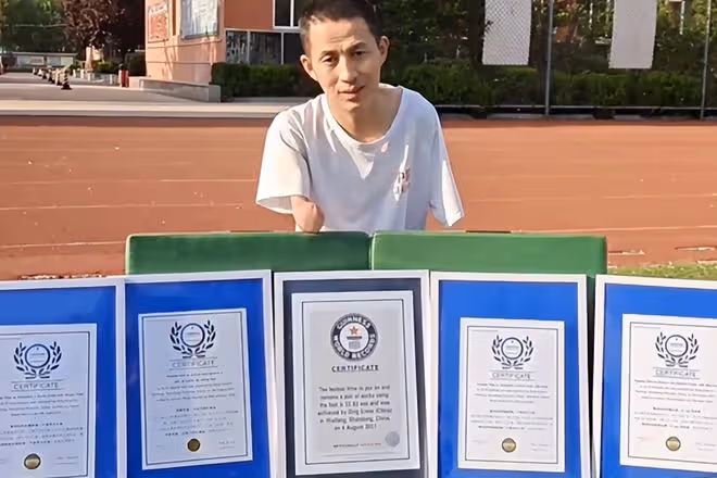 回顧小伙失去雙臂，用「腳」奪得多枚金牌，退役後卻遭遇妻子拋棄