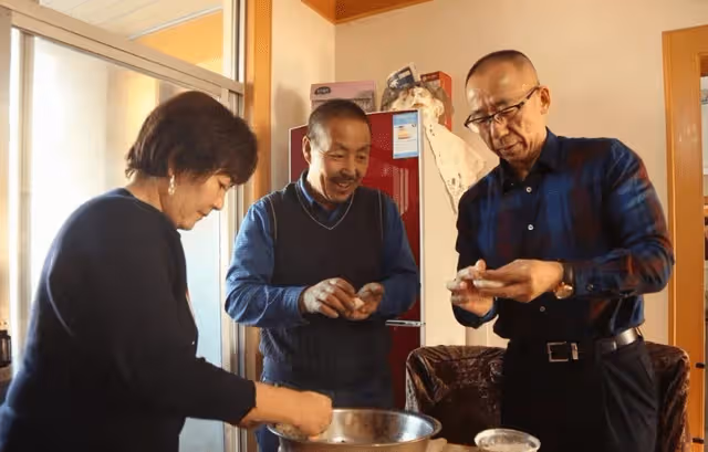 外婆一直重男輕女偏心舅舅，她病重時交代後事「房子留給舅舅、只給我媽80萬」！外婆一走「舅舅把全家人叫來」：我們重新分一下吧… # 媽媽完全沒想到
