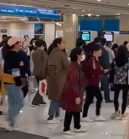 媽媽一直很照顧娘家，外婆中風「媽媽獨自一人照顧」叫舅舅專心忙工作！ 年底舅舅做生意成功「一個月大賺150萬」舅媽過年前打來：今年不用回來拜年喔～