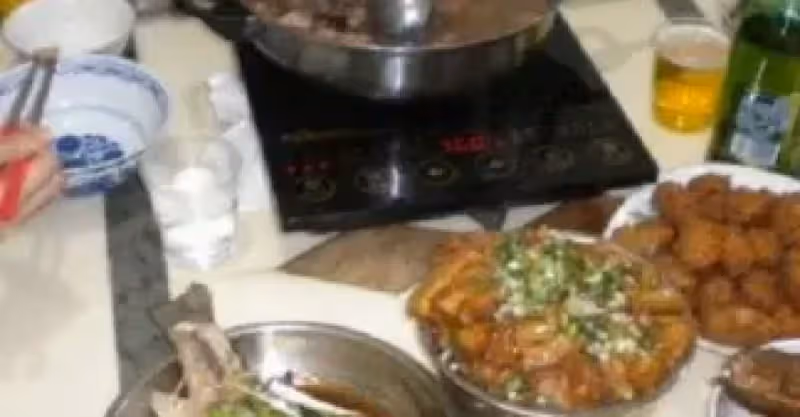 婆婆一直覺得我配不上老公！過年我為討好她帶了貴重禮物送她，吃團圓飯時「我吃到包錢的餃子」樂喊超幸運！沒想到下秒「婆婆飄出一句話」我當場摔筷子回娘家 # 這次真的忍不下去了