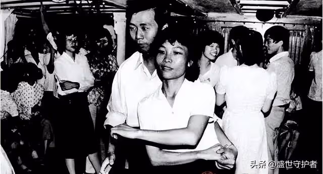 公公的個性沈默寡言，我和他一直都很相敬如賓…婆婆走好「我主動跟老公提把他接回來養老」，住我家10幾年來他沒出過半毛錢，最近他身體變差「我突然收到一則銀行簡訊….」 # 完全沒想到