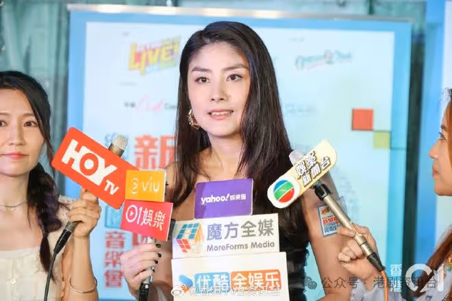 陳慧琳音樂會一出場就音響有問題！每次換咪都係滿懷希望