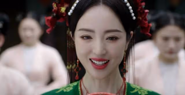 女演員長相多重要？同樣37歲，張雨綺跟何泓姍演一部劇，差距明顯