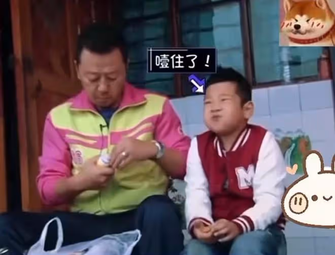 郭濤端午攜兒子送祝福,17歲石頭長成單眼皮帥哥,滿身腱子肉搶鏡