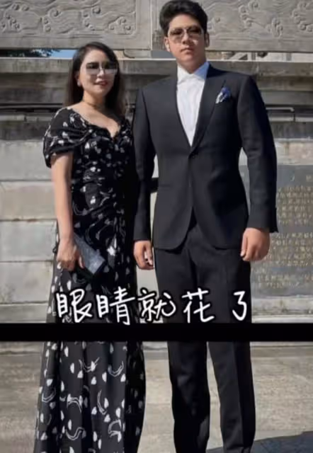郭濤端午攜兒子送祝福,17歲石頭長成單眼皮帥哥,滿身腱子肉搶鏡