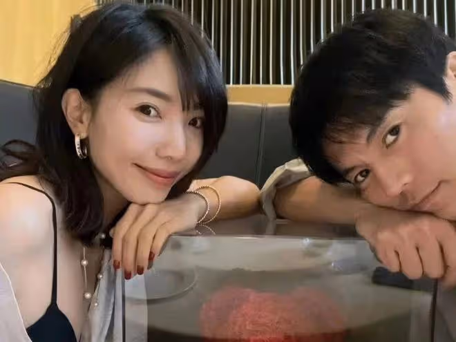全網被打臉,以為早已離婚的他們,竟然偷偷生了二胎