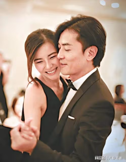 鄭伊健真面目被曝光!蒙嘉慧素顏在日本被偶遇,已完全成為日本人