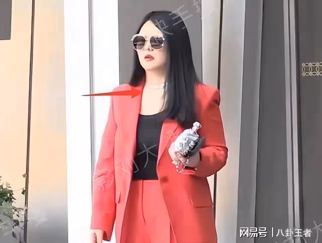 李湘曬追星引爭議!命令汪蘇瀧與王詩齡合影,汪蘇瀧卑微說謝謝